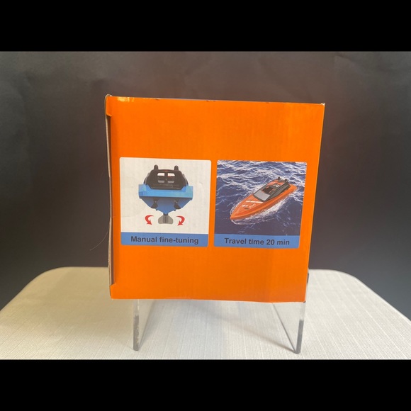 Remote Control Speedboat - Picture 5 of 14